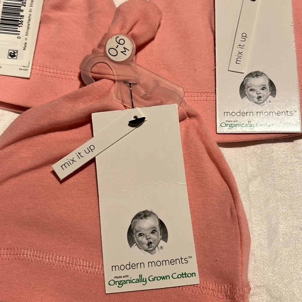 NEW Set of 5 organic 0 to 6‎ months old Gerber baby caps 👶🏻👶🏼👶🏾